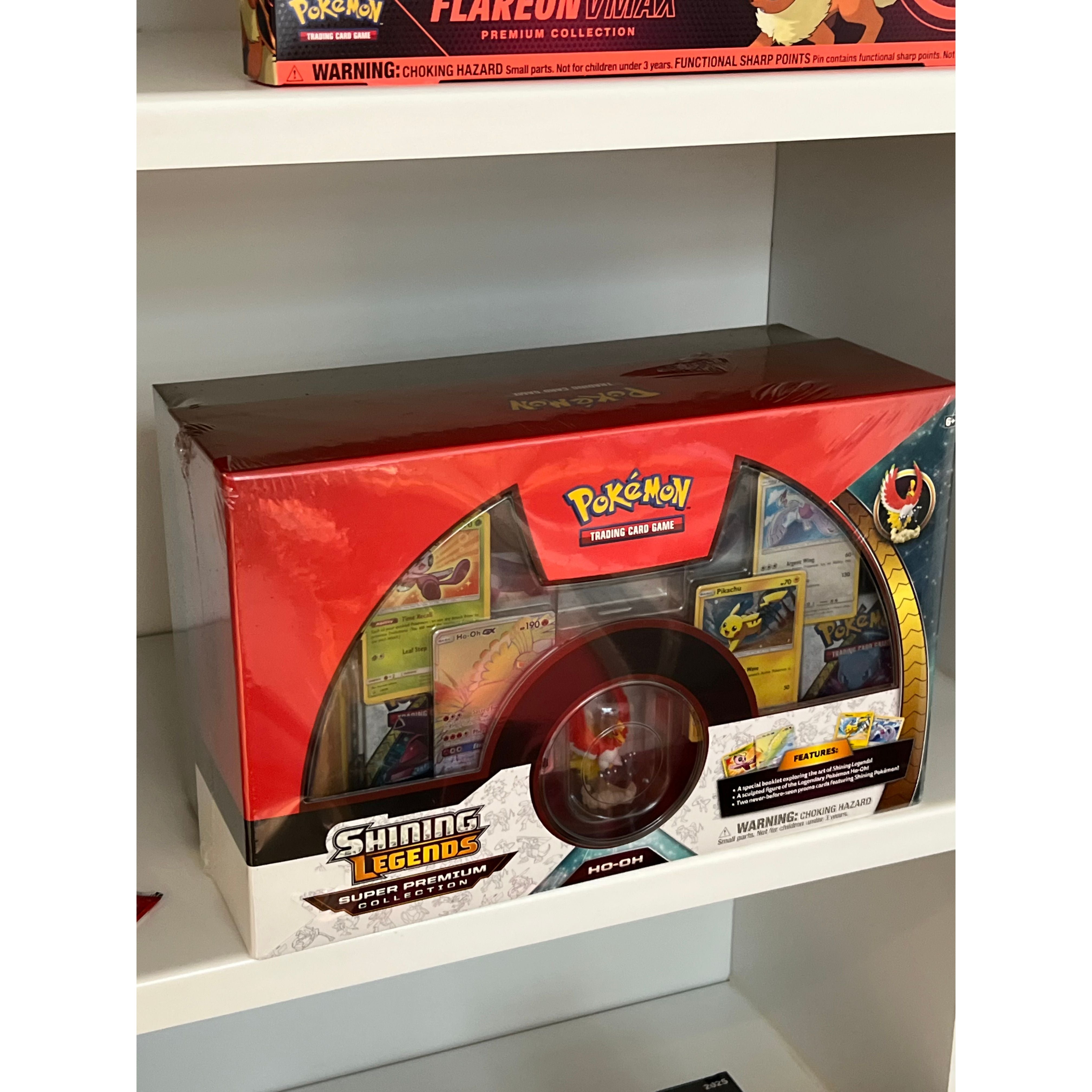Pokemon - Shining Legends Super Premium Collection NB! Rift i plast