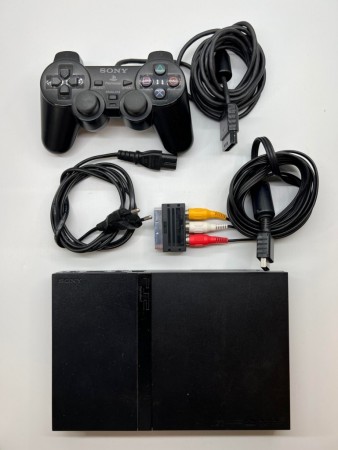 Playstation 2 (PS2) Slim pakke med originale kabler og kontroll