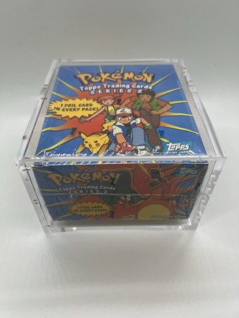 Pokemon Topps Series 2 Booster Pack fra 1999! Rett fra butikkdisplay :-)