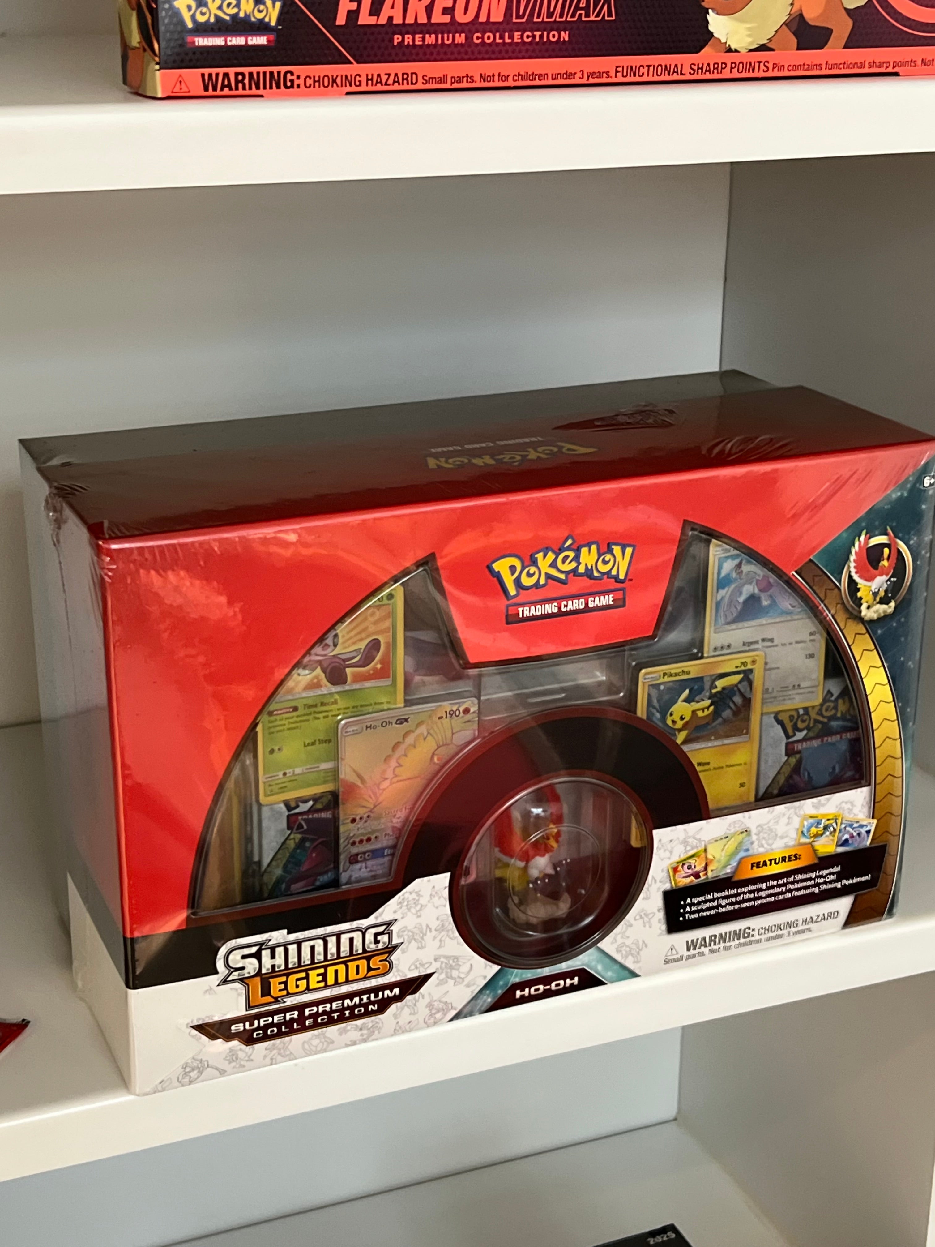Pokemon - Shining Legends Super Premium Collection NB! Rift i plast