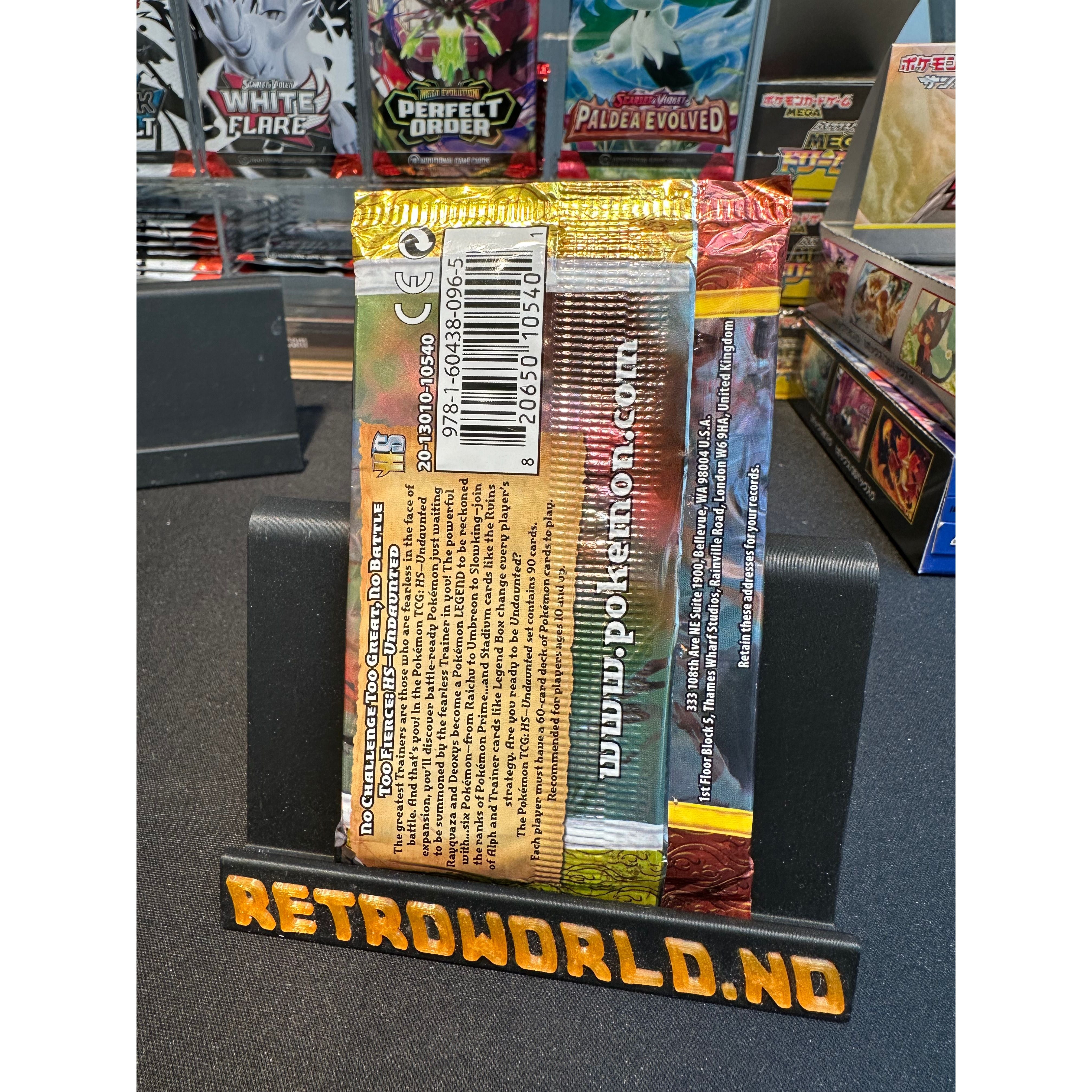 Pokemon - HGSS Undaunted (2010) - Booster Pack (Houndoom art) Liten skade foran